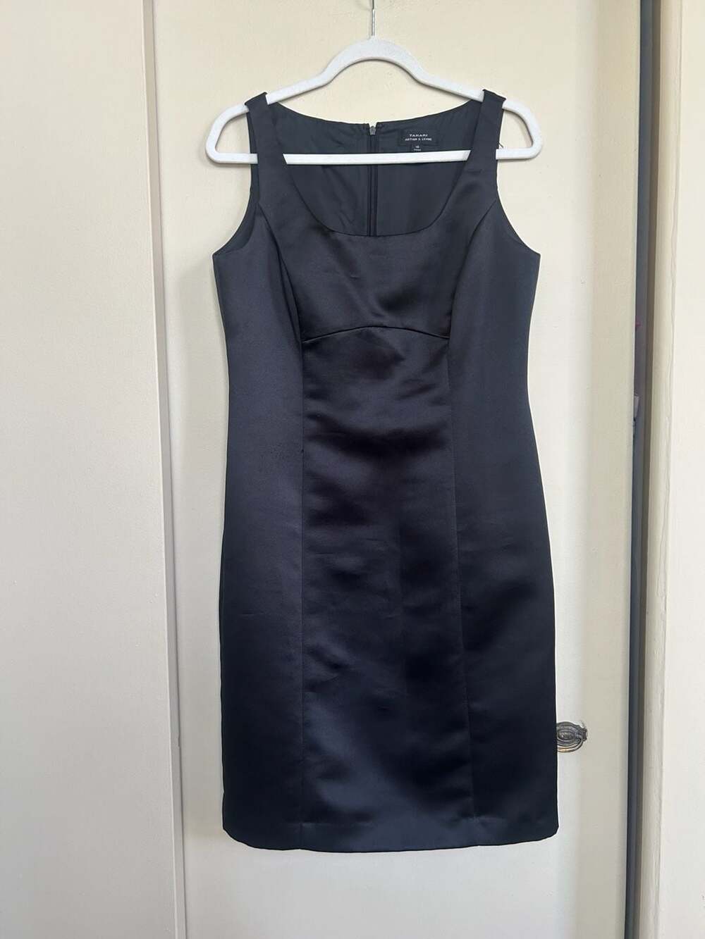 Tahari Arthur S. Levine Black Satin Sleeveless Cocktail Dress Size 10